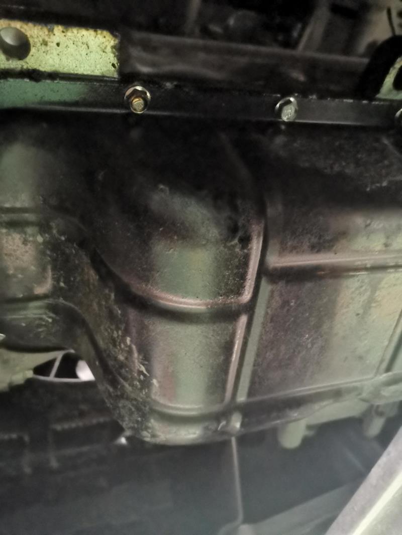 凯翼x5，的车在保修期内油底壳有漏油现象保养车时为什么要交二百多元才给修