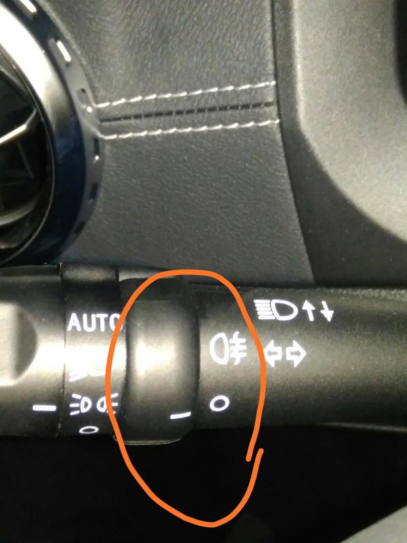 元ev，这个旋钮是什么功能，在说明书上没有找到呀另外钥匙右下角的启动按钮按完为什么汽车没有反应啊