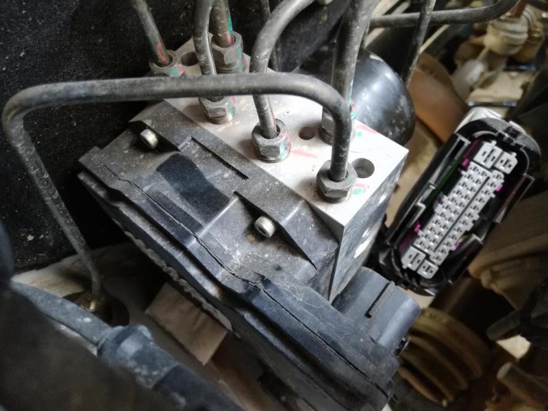 北汽幻速s5，ABS刹车泵坏了在不更换情况下可修复或维修吗