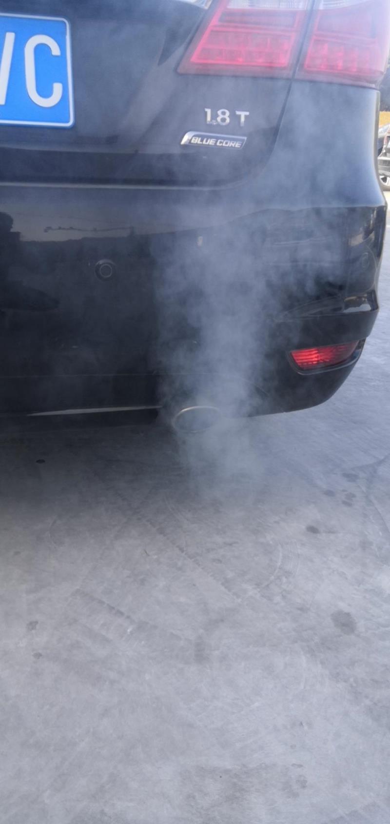 睿骋，汽车排气管冒烟换个废气阀好了一个月又冒烟了是怎么回事