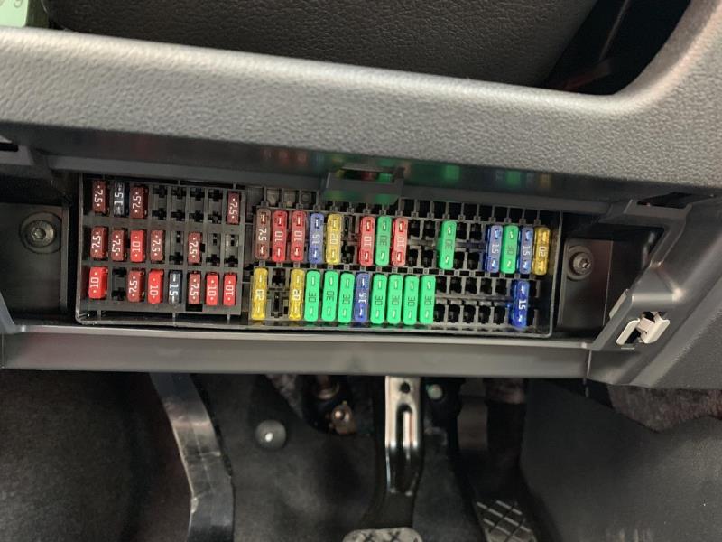 Polo2018手动安驾型安装行车记录仪这个降压线接在哪个保险丝