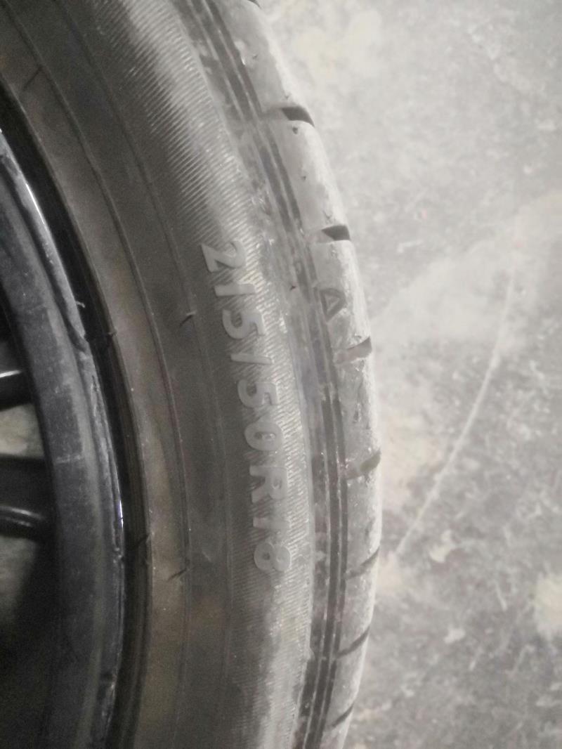 柯珞克豪华版这个轮胎是邓禄普215/50R18的吗，坏掉了，可以换其它规格215/55R18或者215/50R17的吗