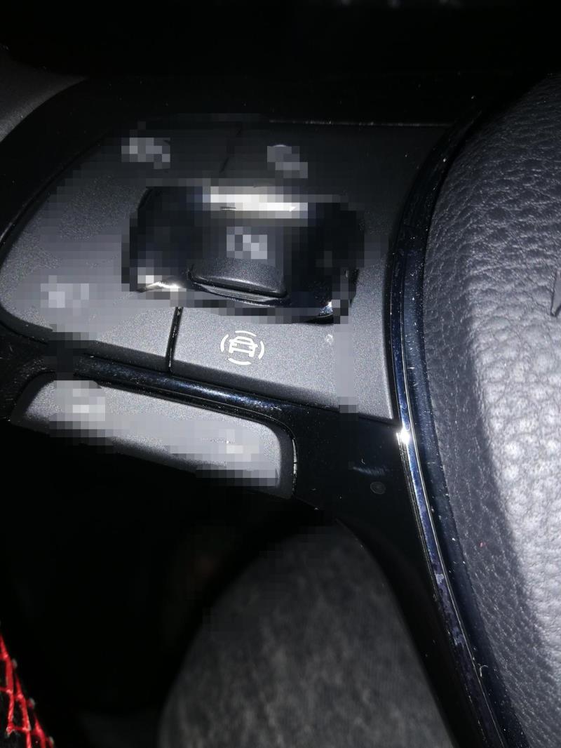 宝来19款国五手自一体舒适版的多功能方向盘上的这个标志按钮是什么意思，一个框框里面一个车的标志