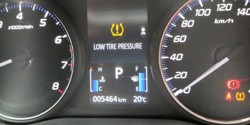 欧蓝德，这个图标是车胎气压低吗，但是去修理店去测了下四个轮子气压都一样