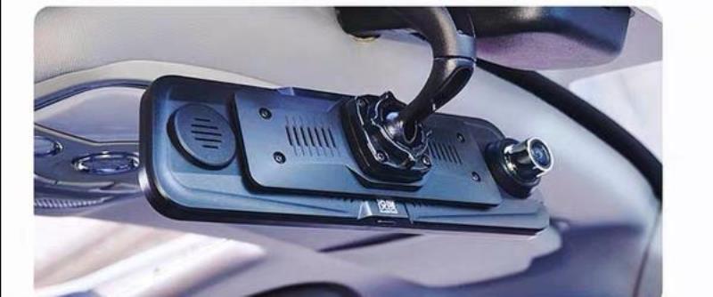 马自达cx-5，2.0两驱智享cx5,想装个前后双摄的行车记录仪，把原车车内后视镜换个支架(如下图，会影响其他的功能吗，比如感应雨刷之类的