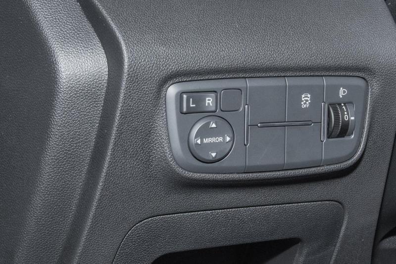 长安cs35 plus，手动畅联手机导航可以连接中控屏吗，Wⅰ一Fⅰ热点是什么意思啊，这个车身稳定系统怎样确定开与关