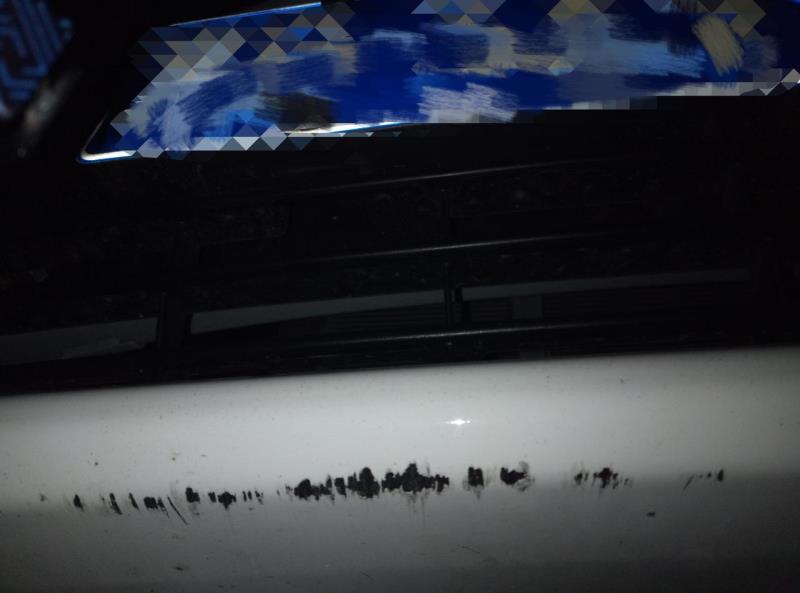 2017款威驰，前保险杠下面刮了，挂的地方是铁的还是塑料的，用补漆吗