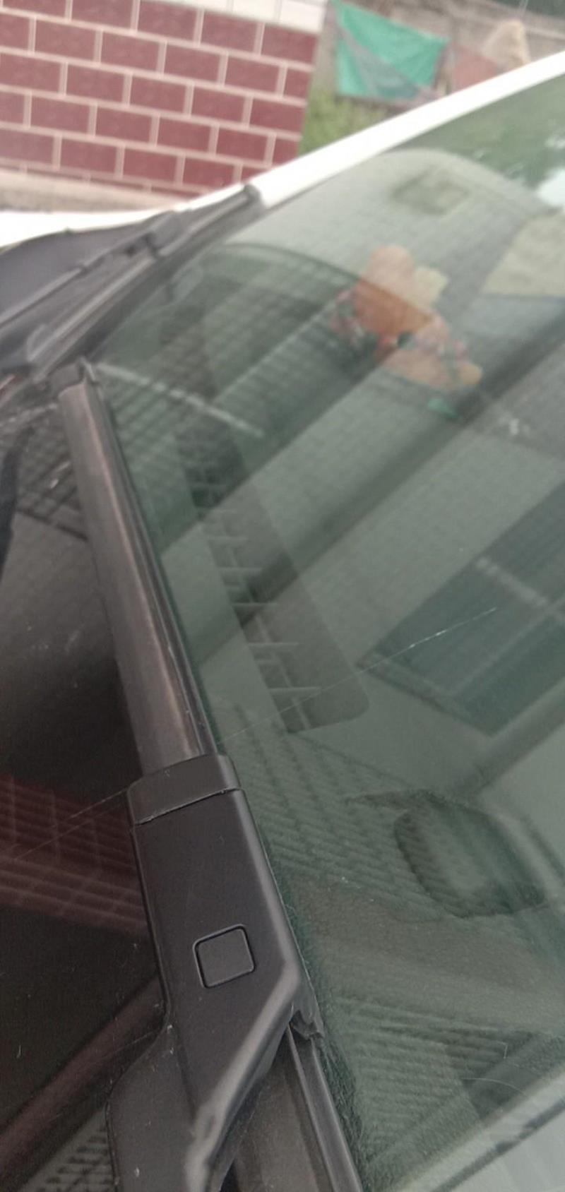 为什么二零一九款的福睿斯前挡风玻璃换了玻璃福耀的为什么会裂的?是型号不对还是玻璃太水了在修理厂换的