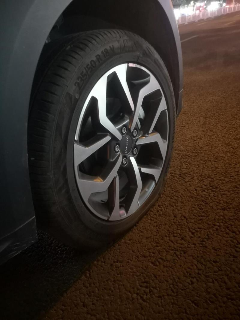 2019款领克022.0高能劲的轮胎有链接吗，爆了一个轮胎