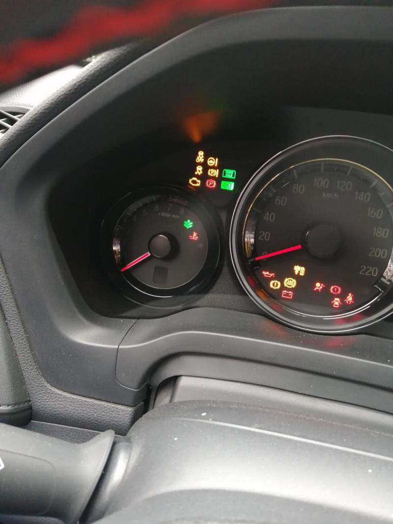 本田xr-v，我的车是17款xrv，在冷车打开电源后水温灯亮红色，一秒后变成蓝色，热车的时候打开电源也是亮红灯，一秒后熄灭，开车的时候水温也正常，是怎么回事