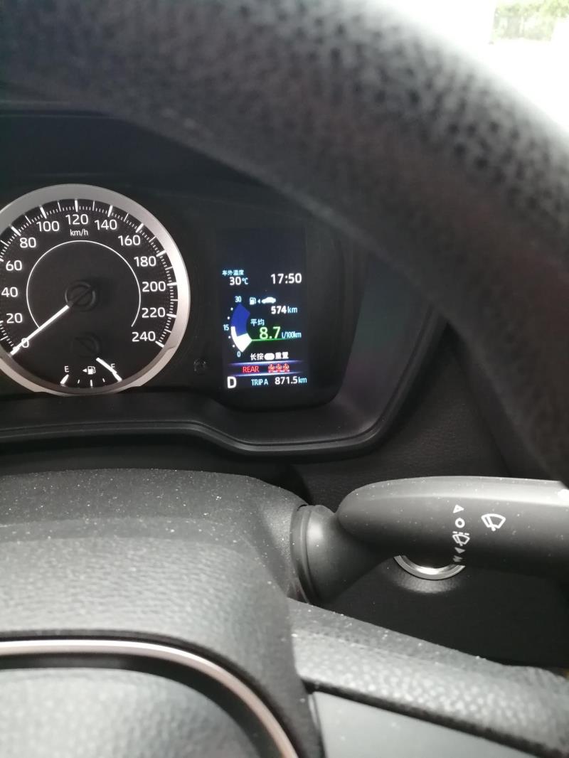 2019款雷凌汽油版多少油耗，现在1500km了，市区开空调一直在8.8左右