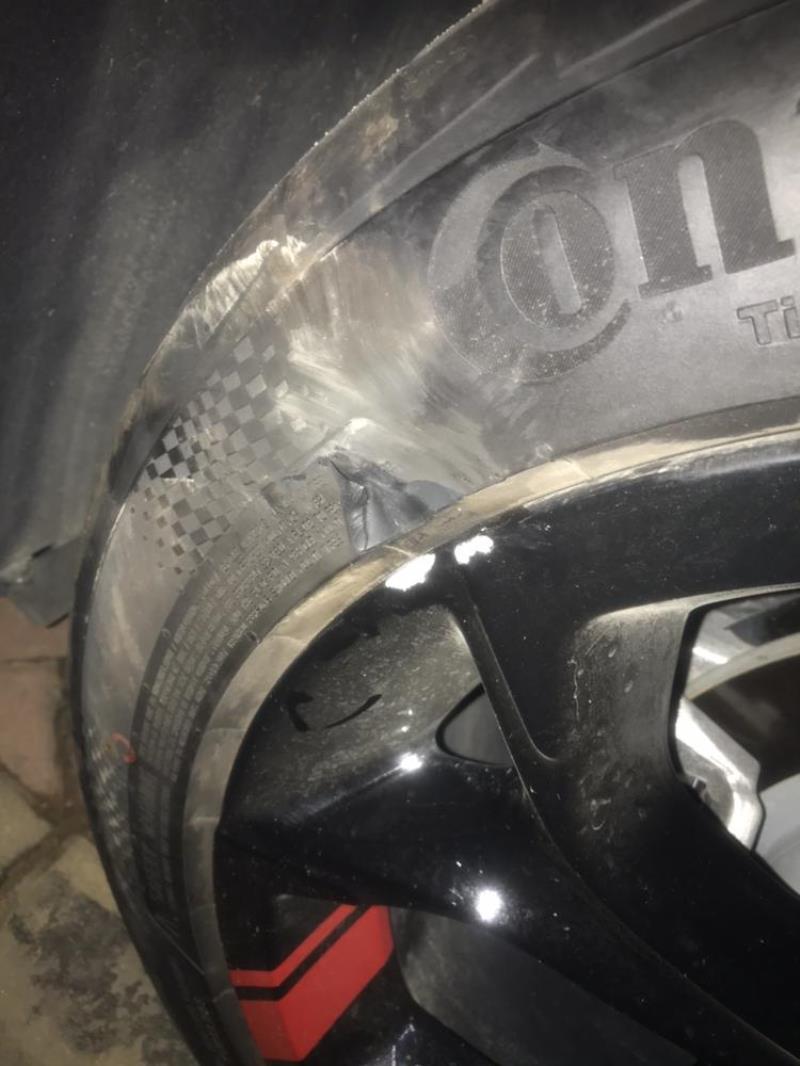 迈锐宝xl，轮胎刮掉了一块，暂时没有发现漏气的情况还能继续用吗，会不会爆胎
