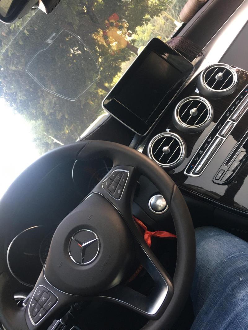 奔驰glc，2019款智能辅助停车，有没有视频教导，一直找不到郁闷