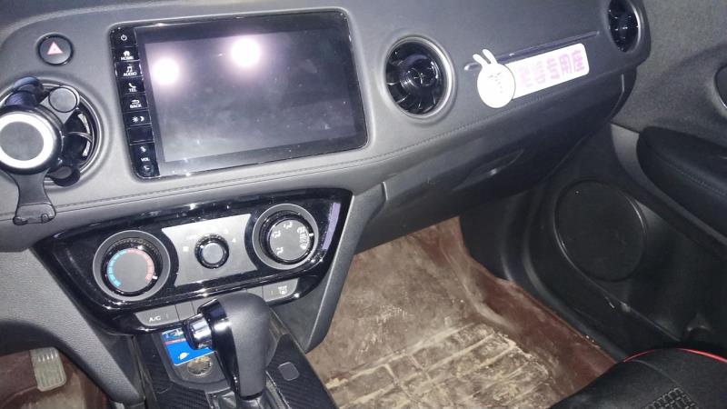 本田xr-v，2019款本田XRV1.5L标配舒适版中控，方向盘，档位，地方有明显，电流异响，车主有这个情况吗，滋滋滋类次于电流打火