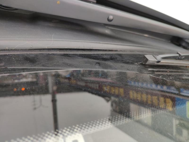荣威i5，前挡玻璃下边有点开口下雨的时候会不会漏雨啊