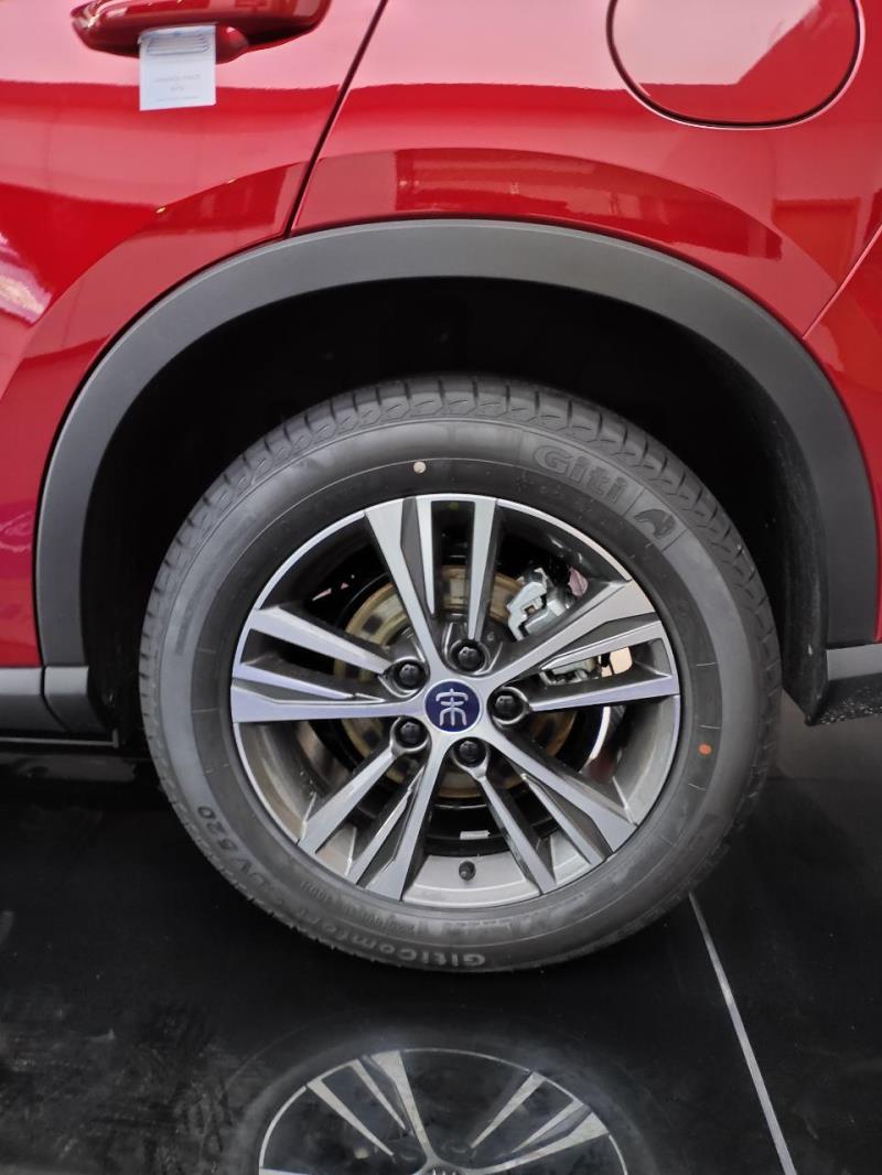 宋pro，谁知道比亚迪宋燃油版Pro的车子对应的各个配置是什么品牌的轮胎