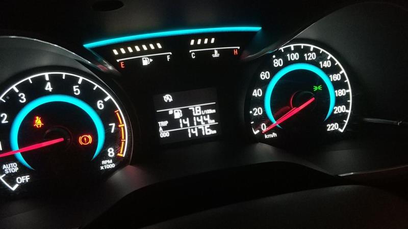 才买的320科沃兹，为什么刚打着百公里显示8.0耗油，跑了一段路程后有显示7.8.这是怎么回事