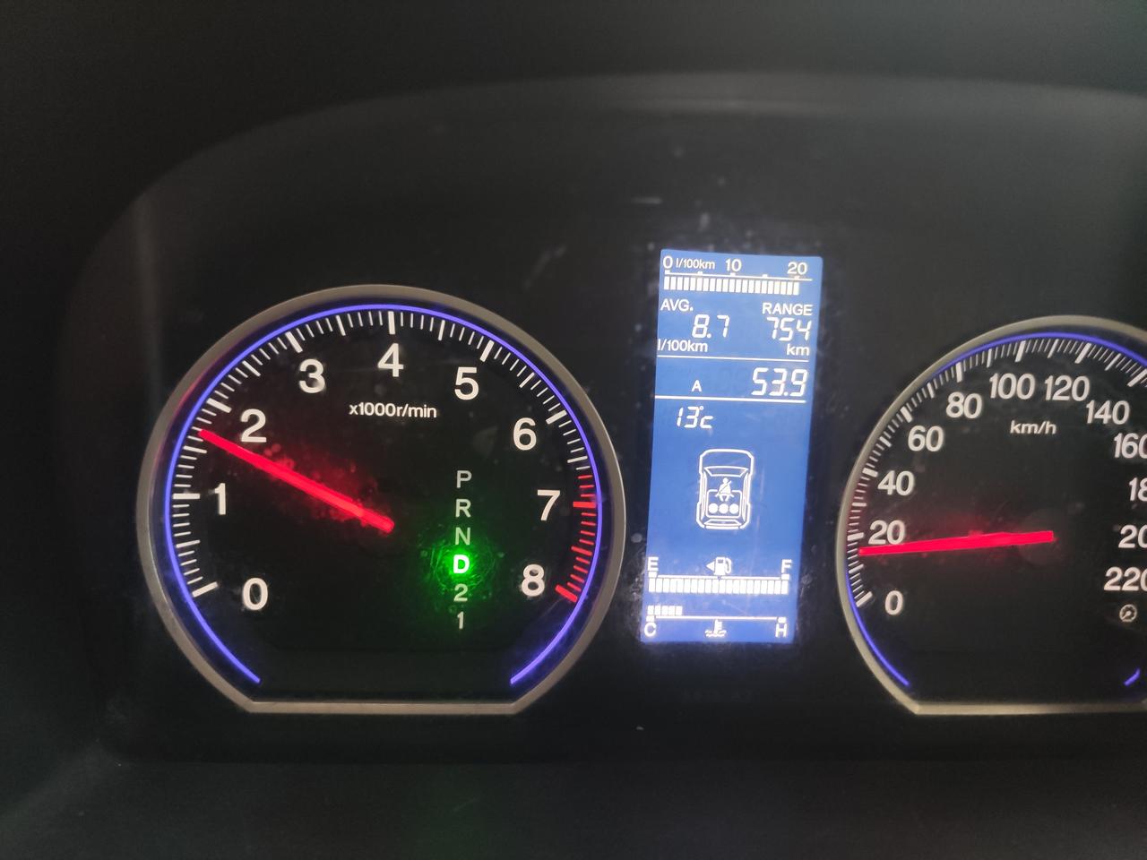 本田CR-V 20万公里4s店换了防冻液，现在长距离高速行驶后发现水温偏低，堵车水温又恢复正常了，户外十几度左右。是不是
