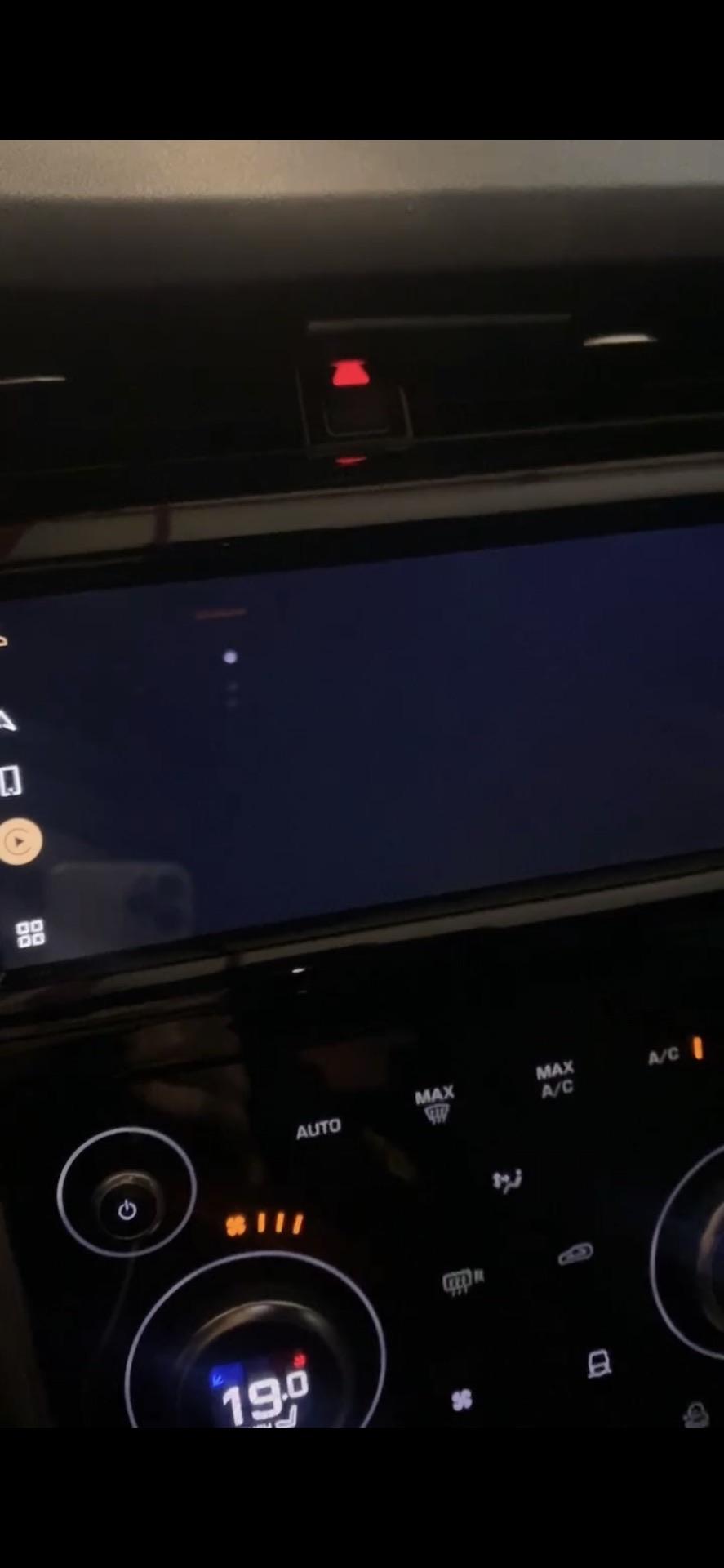 路虎发现运动版 Apple CarPlay能连接上，但是屏幕不显示，导航，音乐都有声音，什么问题
