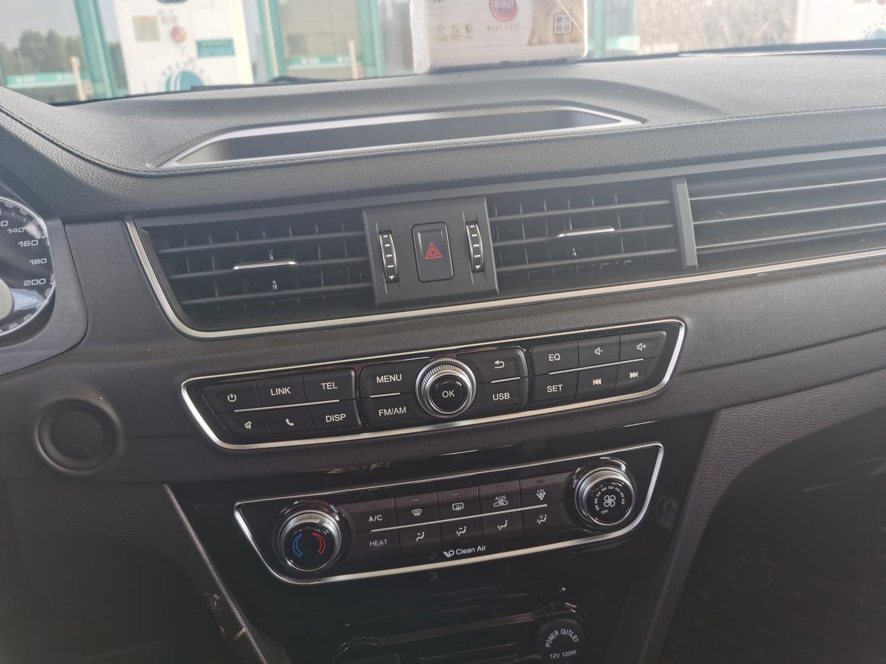 东风风行风行S50 EV 屏幕都没有中控显示按键也不管用 门是怎么播放音乐的