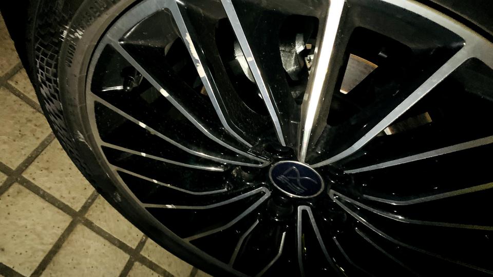 比亚迪汉EV 的轮毂刮花，会去修或喷漆么？多少钱