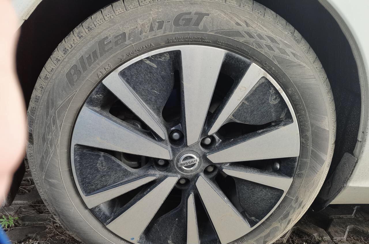 车友们好啊，天籁2.0L原厂轮胎在不换轮毂的情况下改什么尺寸的轮胎能提升高速稳定，过弯舒服