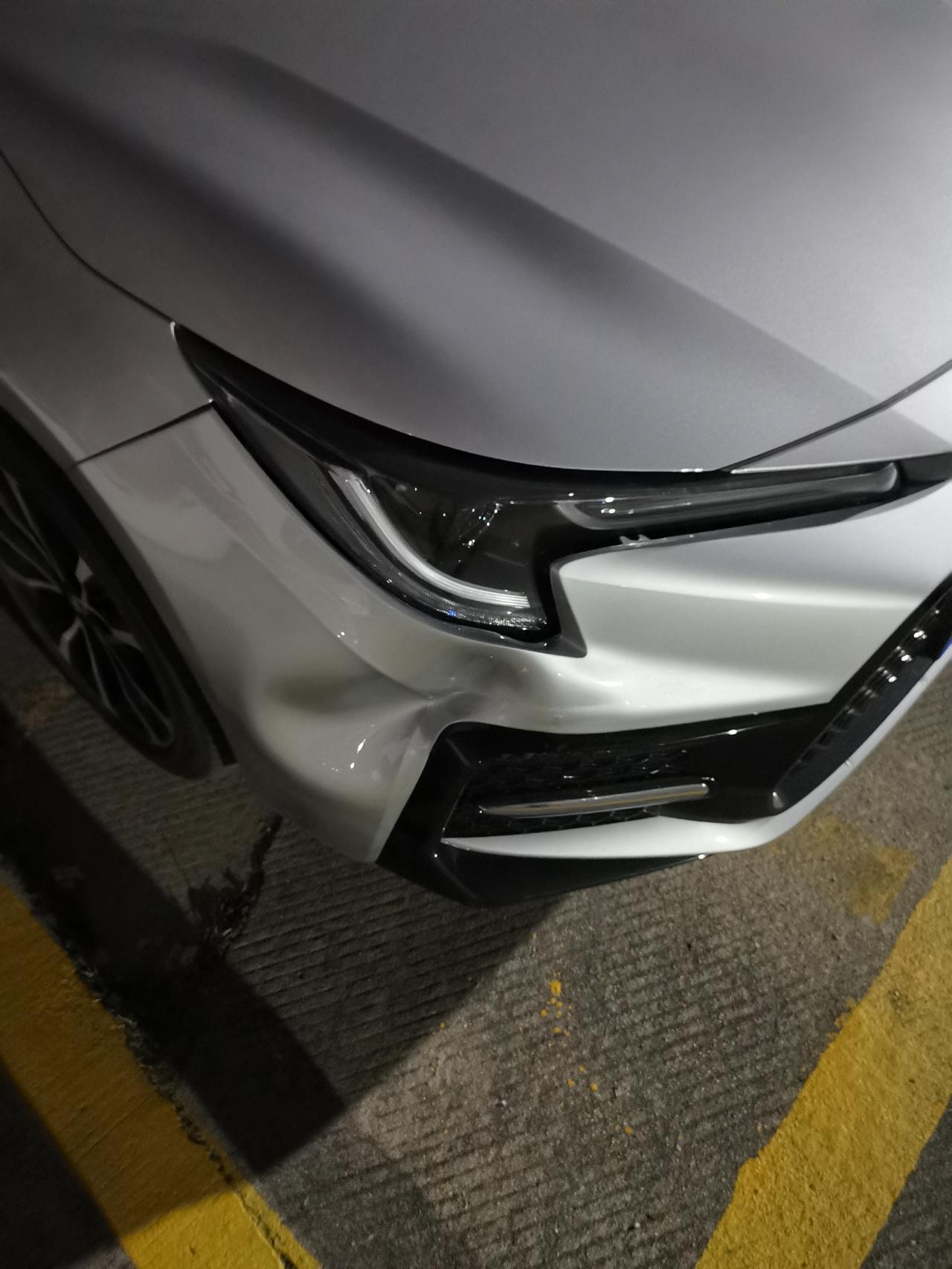 丰田雷凌 车在停车场被撞了，对方表示私了。这个能修复吗？大概要多少钱