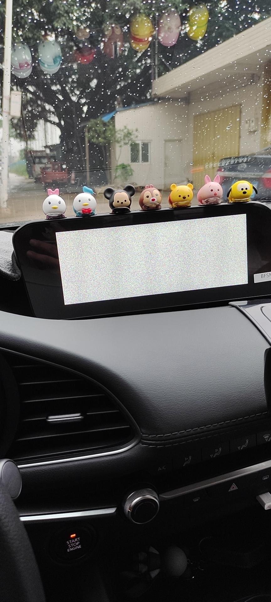 马自达3 昂克赛拉 铁子们，你们的车机有没有过屏幕花屏，自动关机黑屏的现象？该怎么处理？