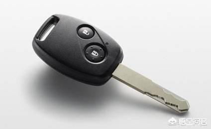 丰田雷凌 为什么汽车钥匙做得又厚又大，难道就不能做小点？汽车钥匙一直都有变化。从之前的单钥匙，到现在的一体遥控钥匙，宏观