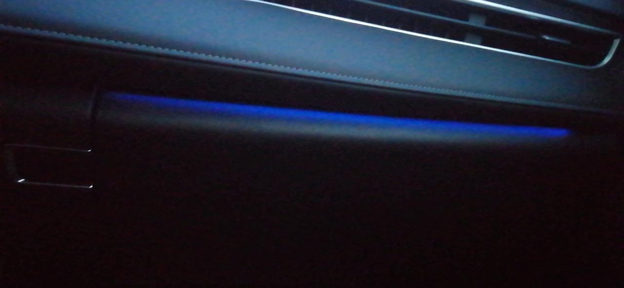 奇瑞瑞虎8 PLUS 奇瑞瑞虎8p lus的氛围灯是不是只有副驾储物盒那块有氛围灯，其他地方没有