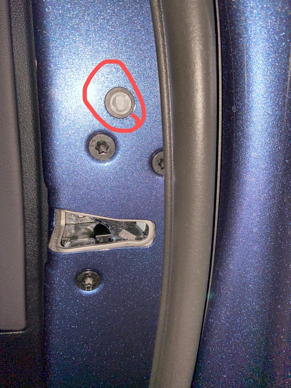 福特锐际   门板上这个白色旋钮是干用的