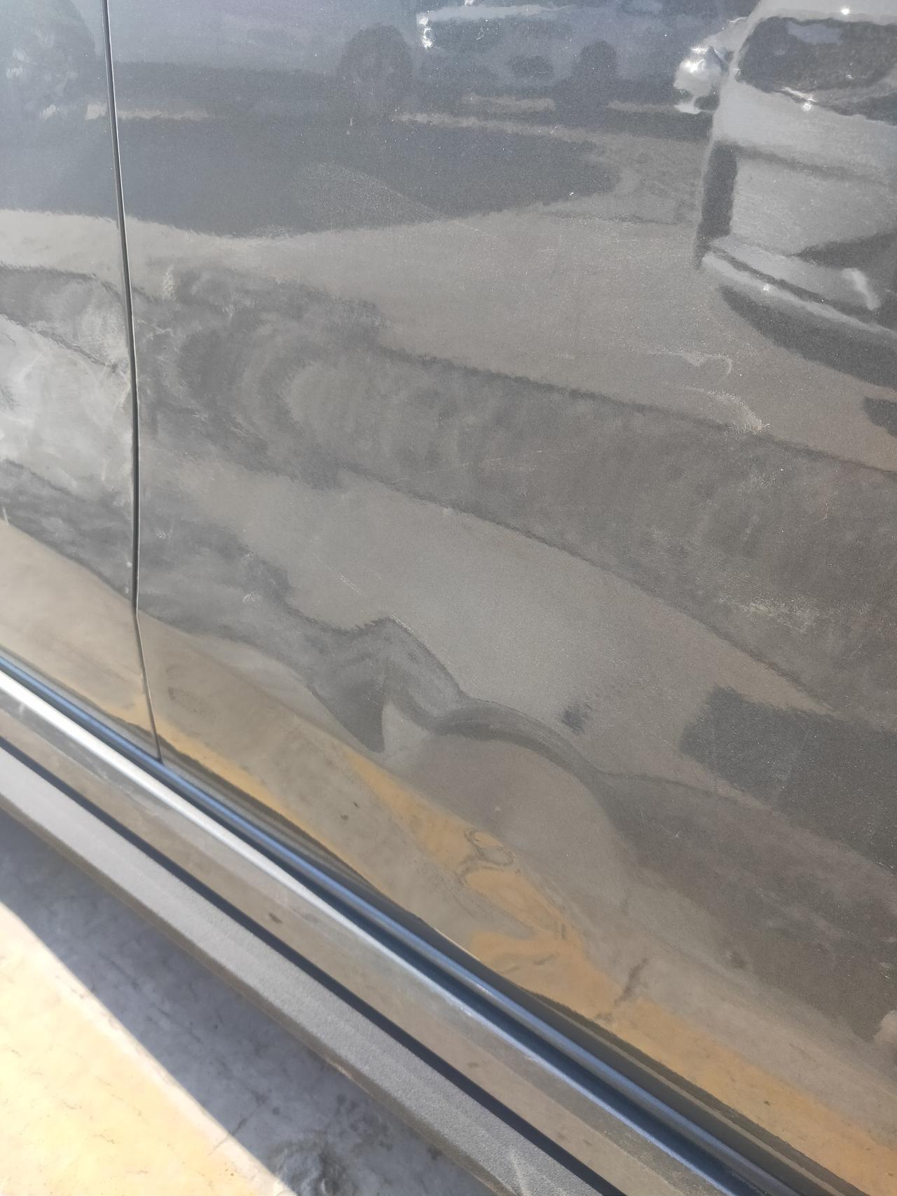 领克03 新车刚提半个月停车不小心刮了，有两个坑和一条细裂漆，该如何处理好？