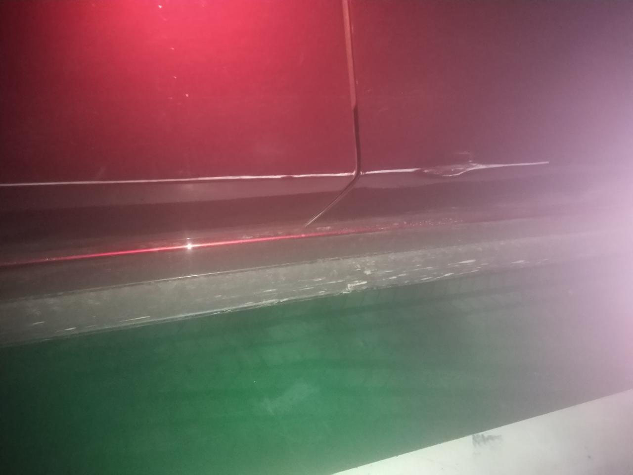 马自达3 昂克赛拉 水晶魂动红，大家这种划痕都怎么处理的，4S店可以局部喷漆吗？