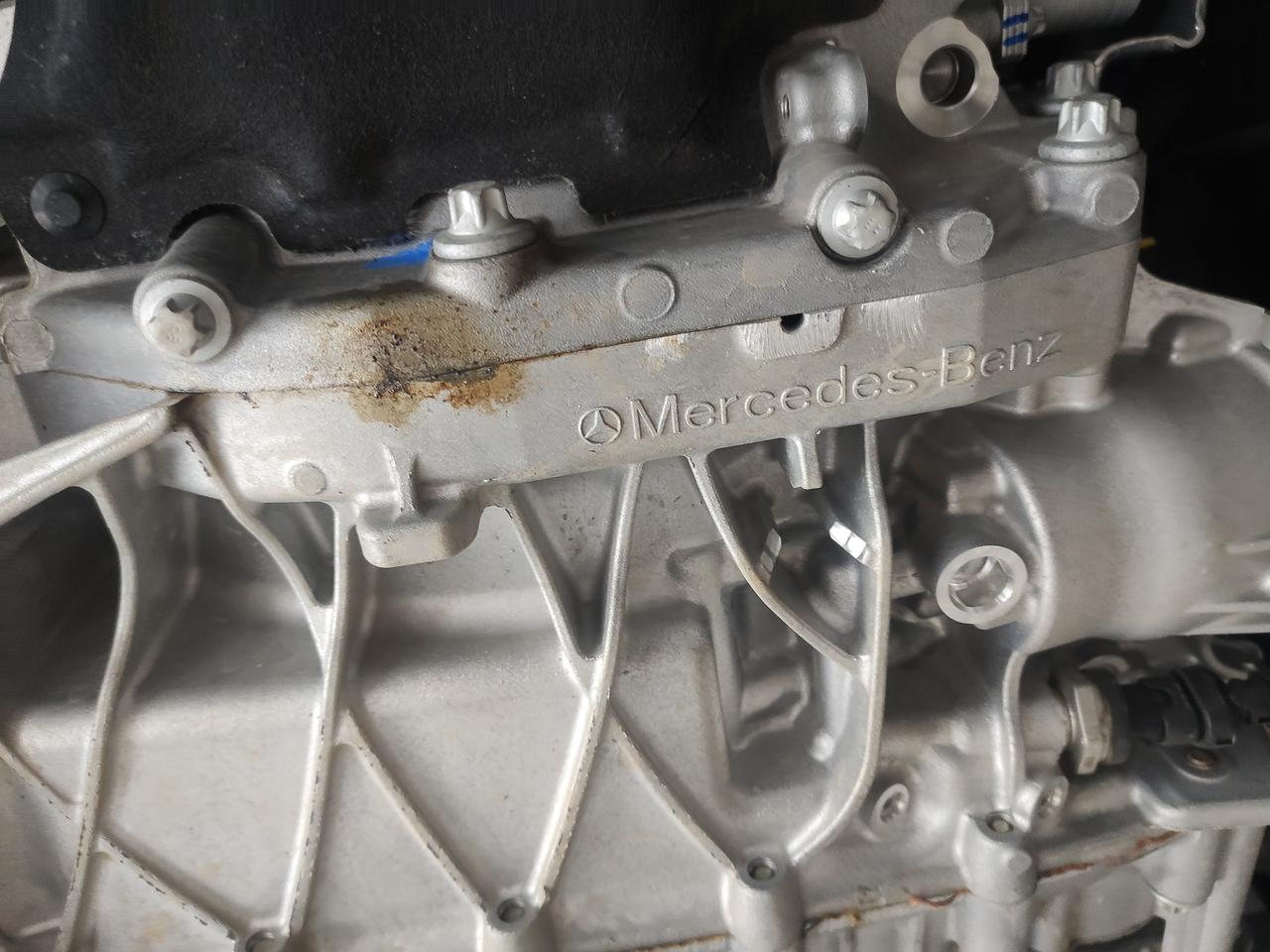 奔驰A级 2万公里的车发动机漏油  每次做B保前拆了一下发动机护板看了一下 结果让我很惊喜