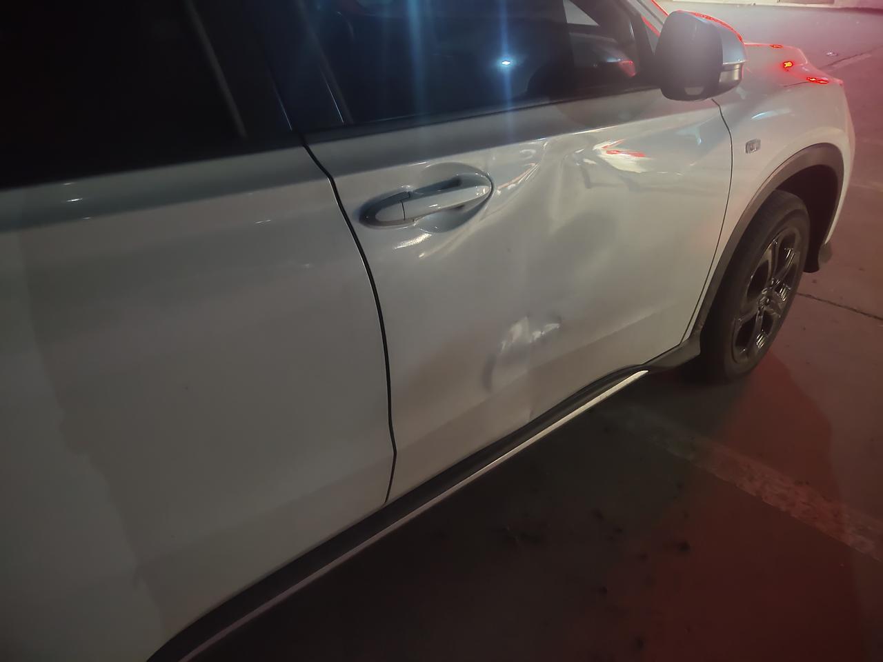 本田XR-V 副驾驶的车门被撞，是换门还是钣金修复