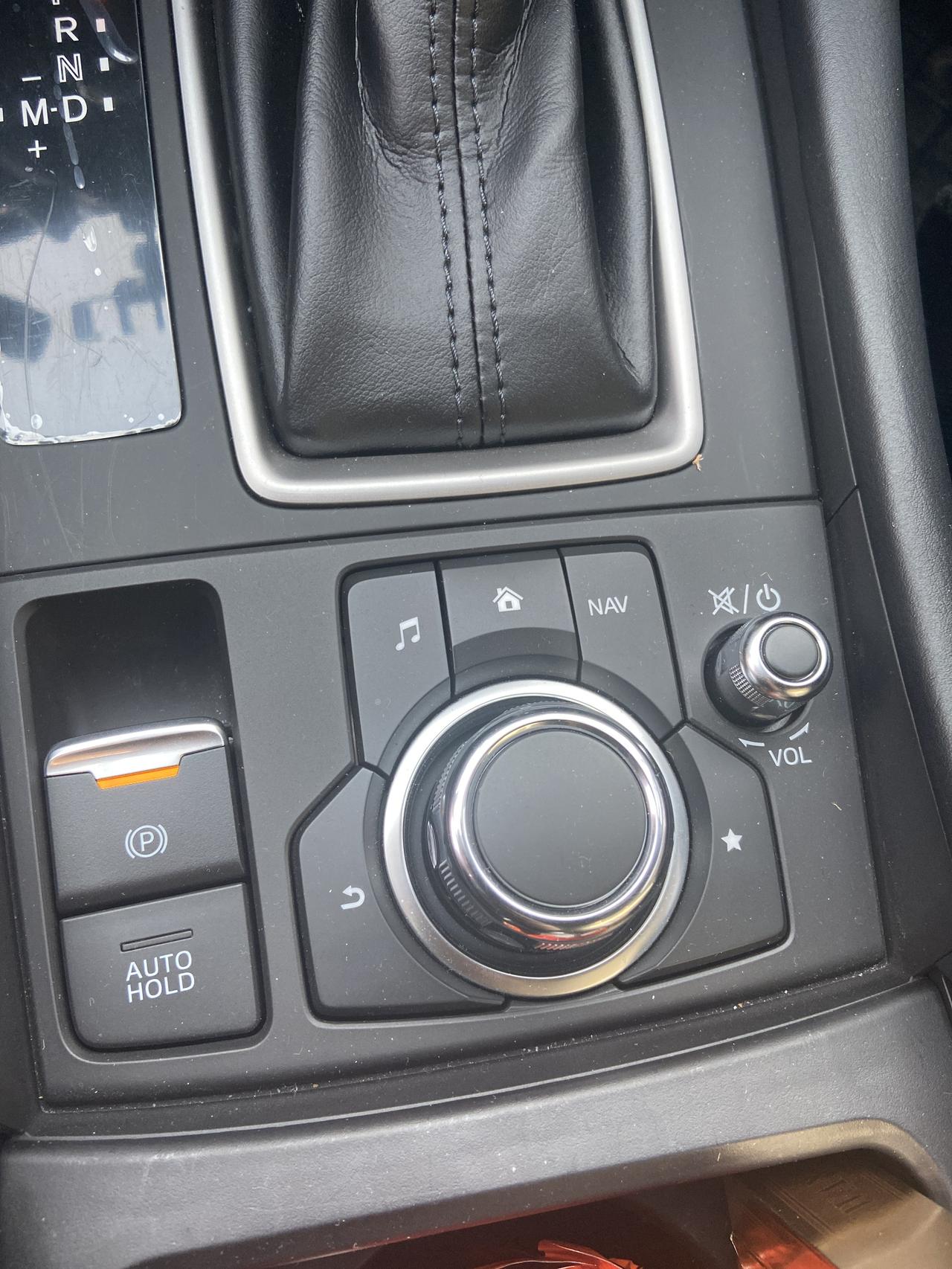 马自达CX-4 请问 中间些都是干嘛用的呀 圆按钮和周围的这些按钮 提车一个月了 这些功能都没用过