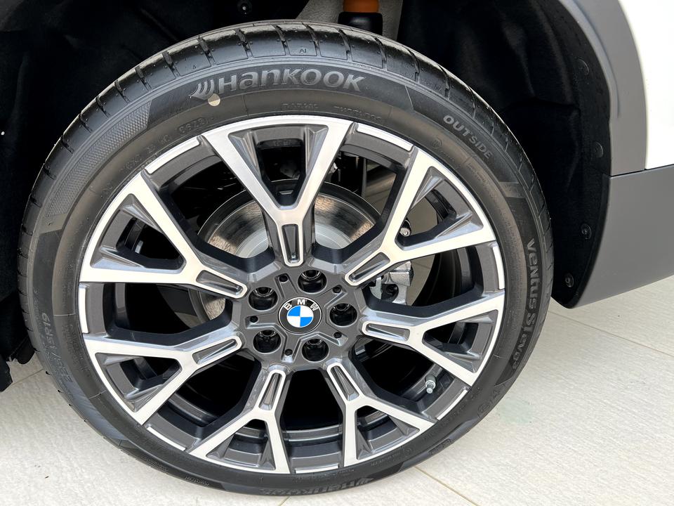 宝马X1 今天提车，没中米其林的，轮胎是韩泰S1evo3，请问这款轮胎怎么样？