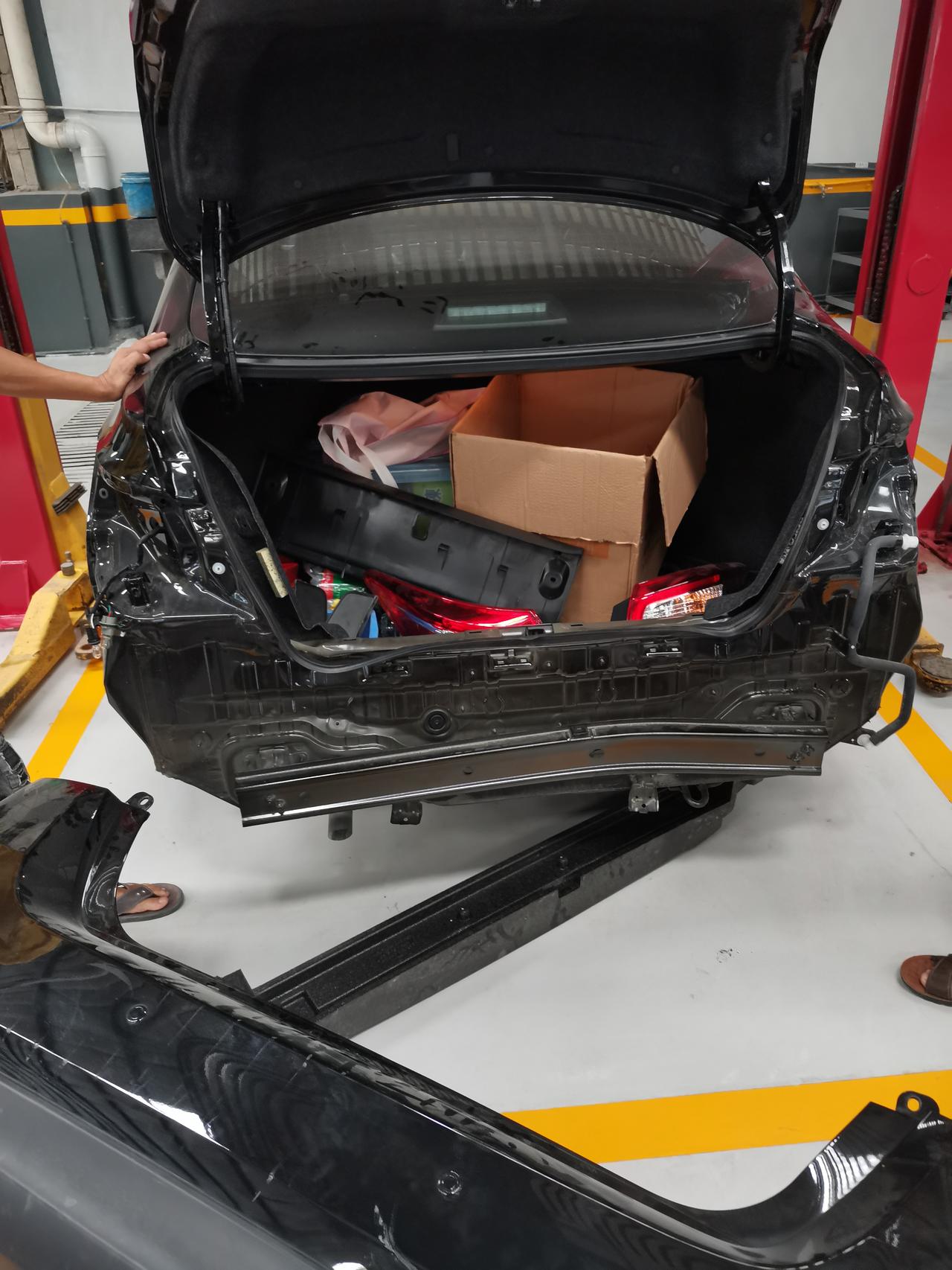 轩逸经典一个月新车被撞，准备加装铝合金防撞梁。还有什么可以改的？技术