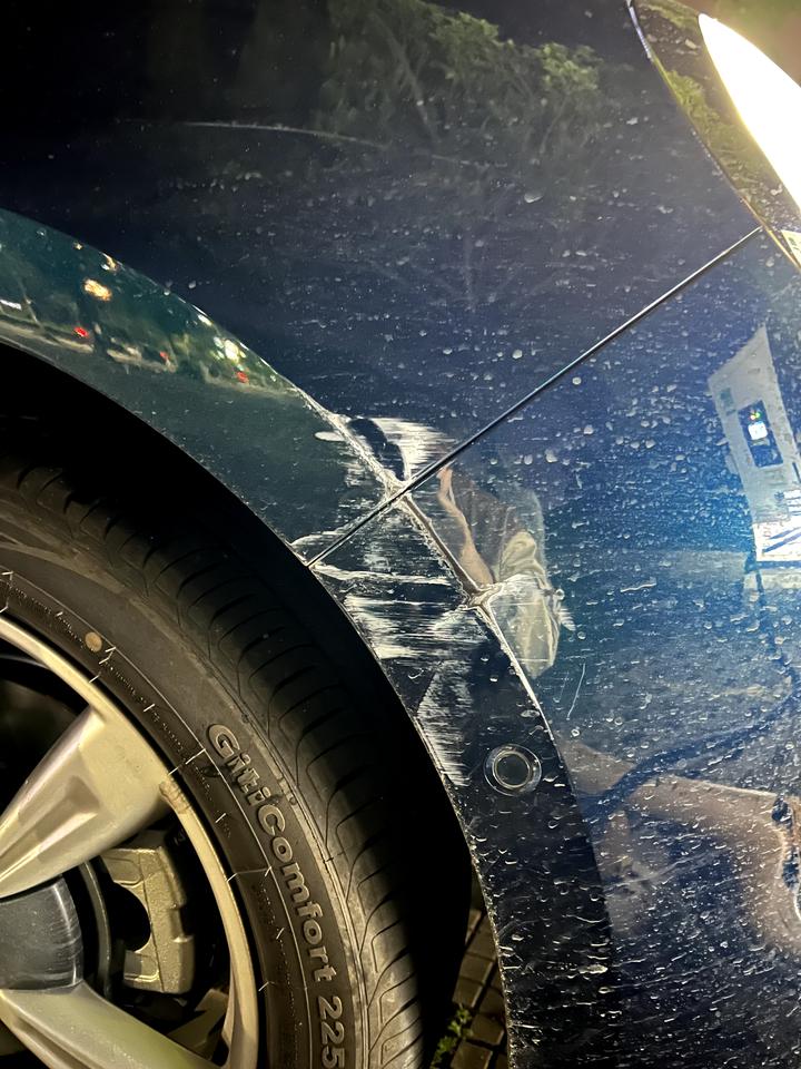 欧拉好猫 车停在路边被刮，开去充电才发现，有什么办法让保险来处理吗？