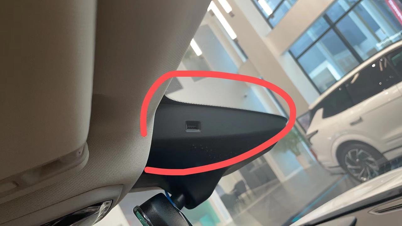 领克06玻璃上的USB接口，可以直接给360行车记录仪供电吗