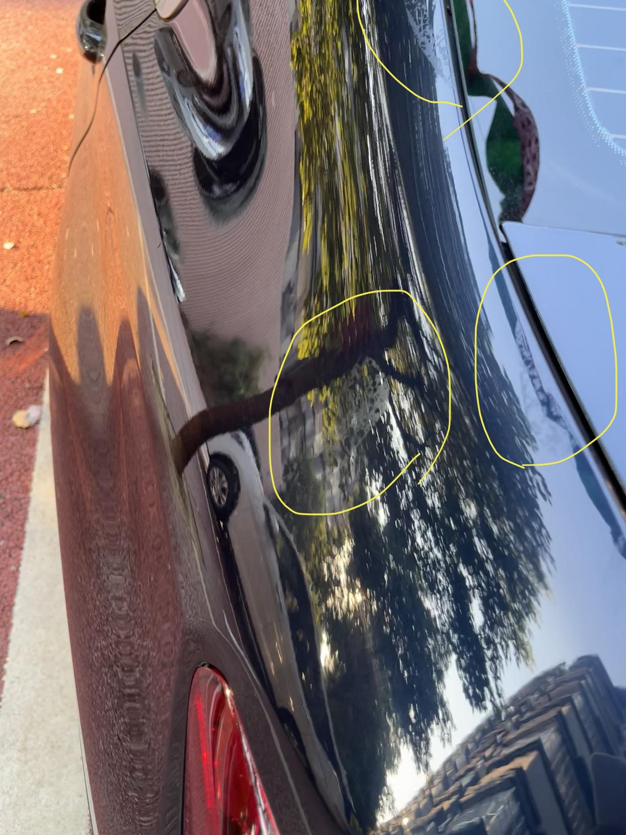 宝马3系 补完漆之后车上多了这些痕迹，洗几次车也洗不掉。有什么好方法可以去除