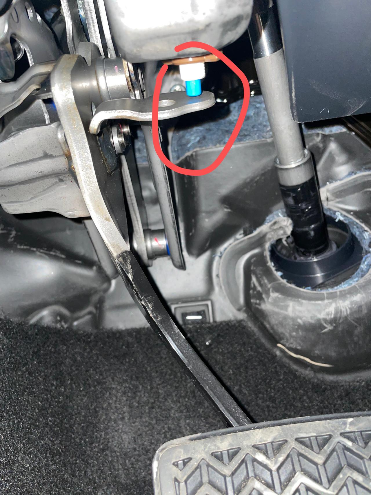 威兰达双擎 刹车有滴滴的电子元器件的声音 很烦 应该是这个电子元器件的声音 可否消除