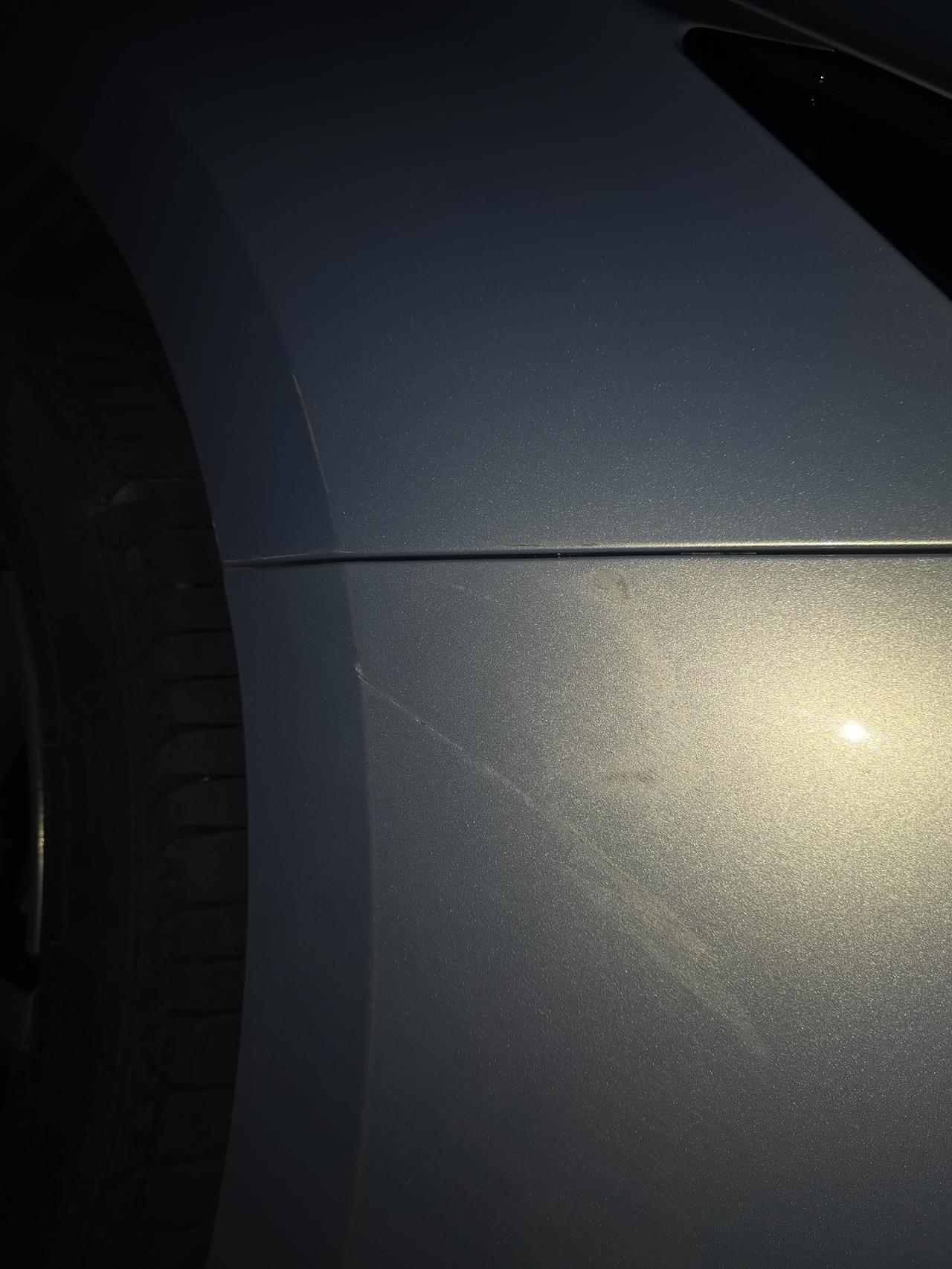 埃安AION S 车以后都不考虑卖，车身花了。是考虑原车漆还是重新喷漆车门上还有一个大的刮痕
