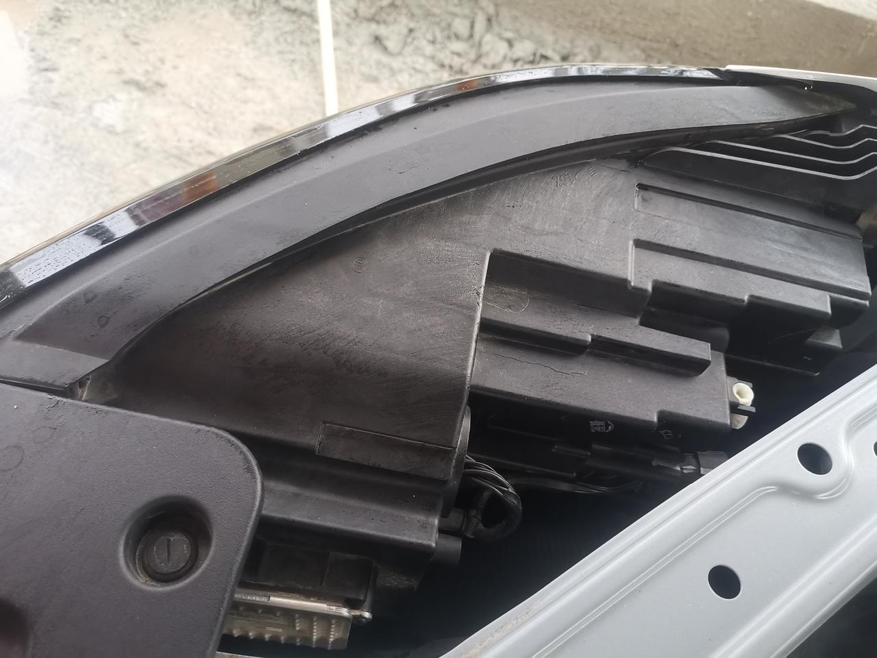 荣威RX5 MAX 2.0T 21款最高配怎么大灯上标的低配，车友们有发现吗