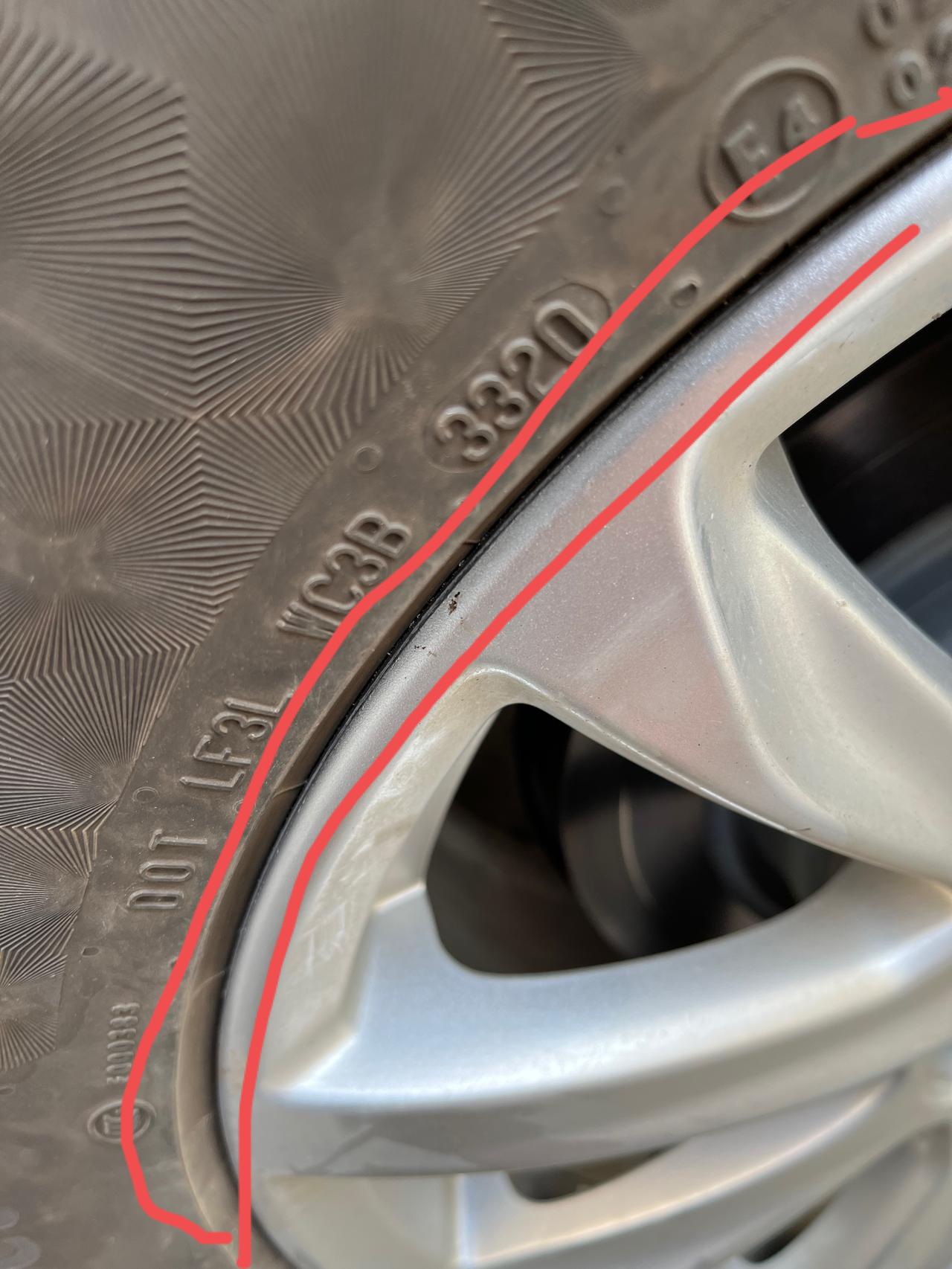 凯迪拉克XT4 补胎的时候把轮毂这里划伤了，要紧吗？