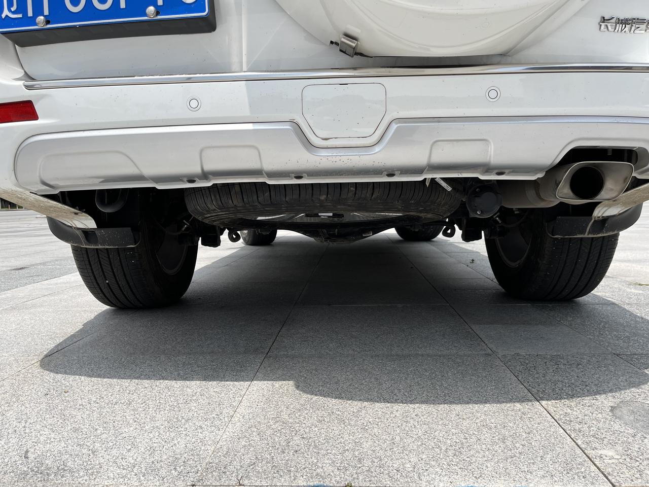 备胎放车底合理吗？哈弗H9的备胎位置在后备箱尾门之外，不过有的说这么容易造成尾门下沉，就改为放到车底，不然也没有其