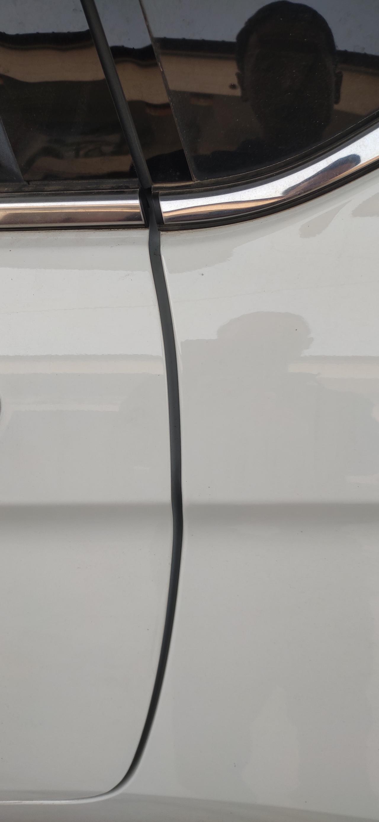 哈弗M6 19年的m6手动精英版,车门缝隙有6毫米，有点难看。的车门缝隙有这么大吗