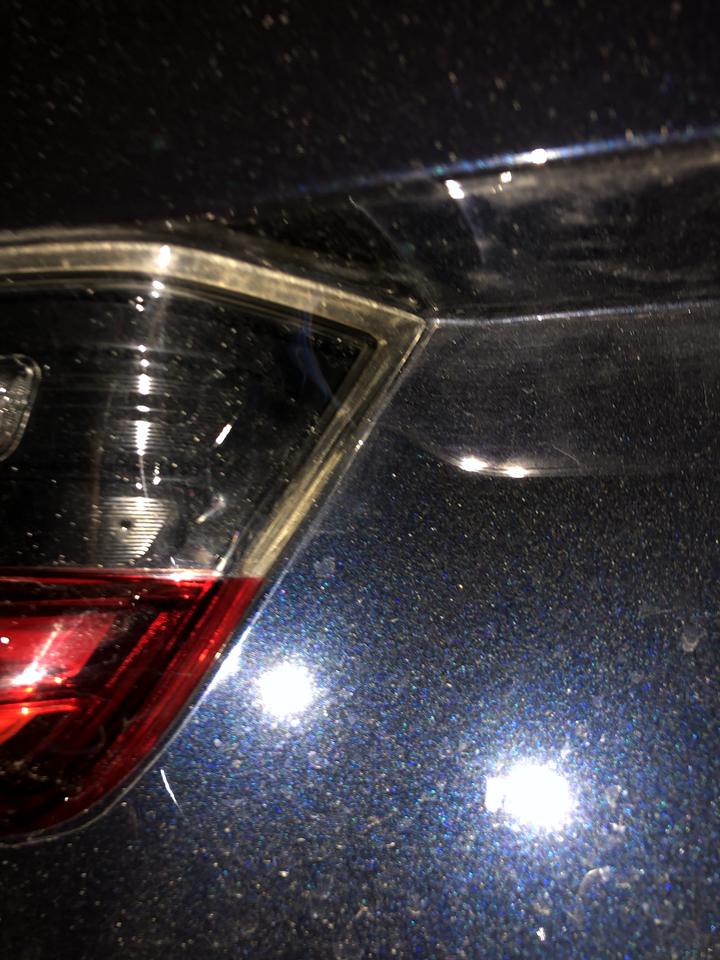 宝马3系 新三系后尾灯缝隙大 新车进灰严重 强迫症好难受啊 怎么能清除里面的灰尘？