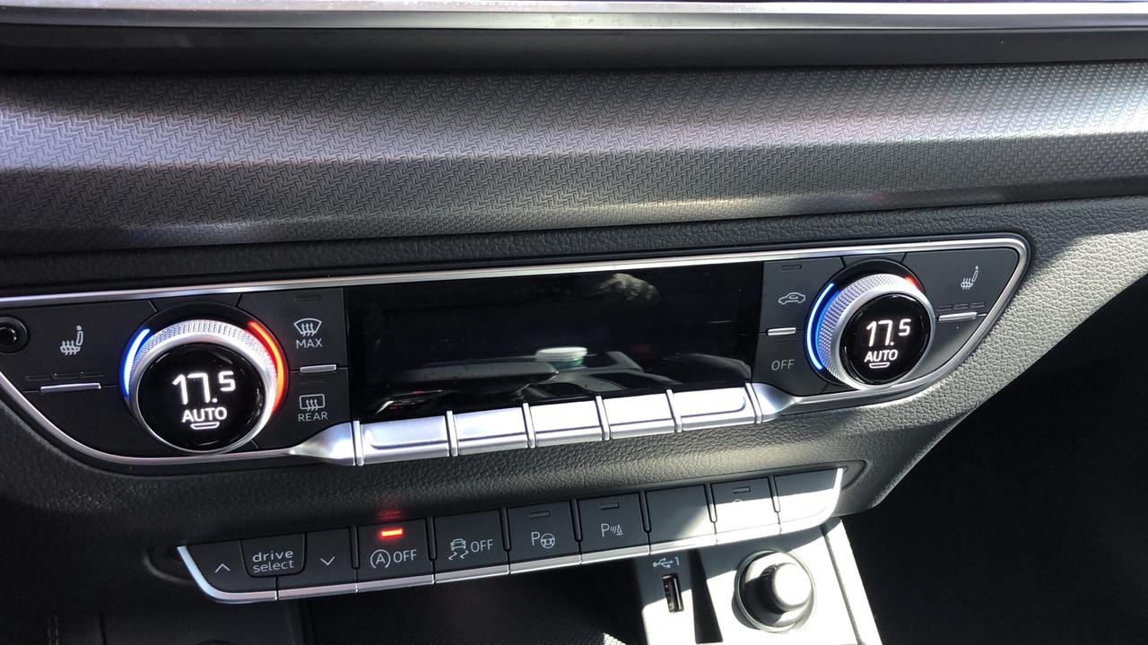 奥迪Q5L 有没有车主遇到过空调屏幕不显示这种情况！空调打开，空调屏幕有时显示有时不显示，重新启动车也没用。新车才提了几
