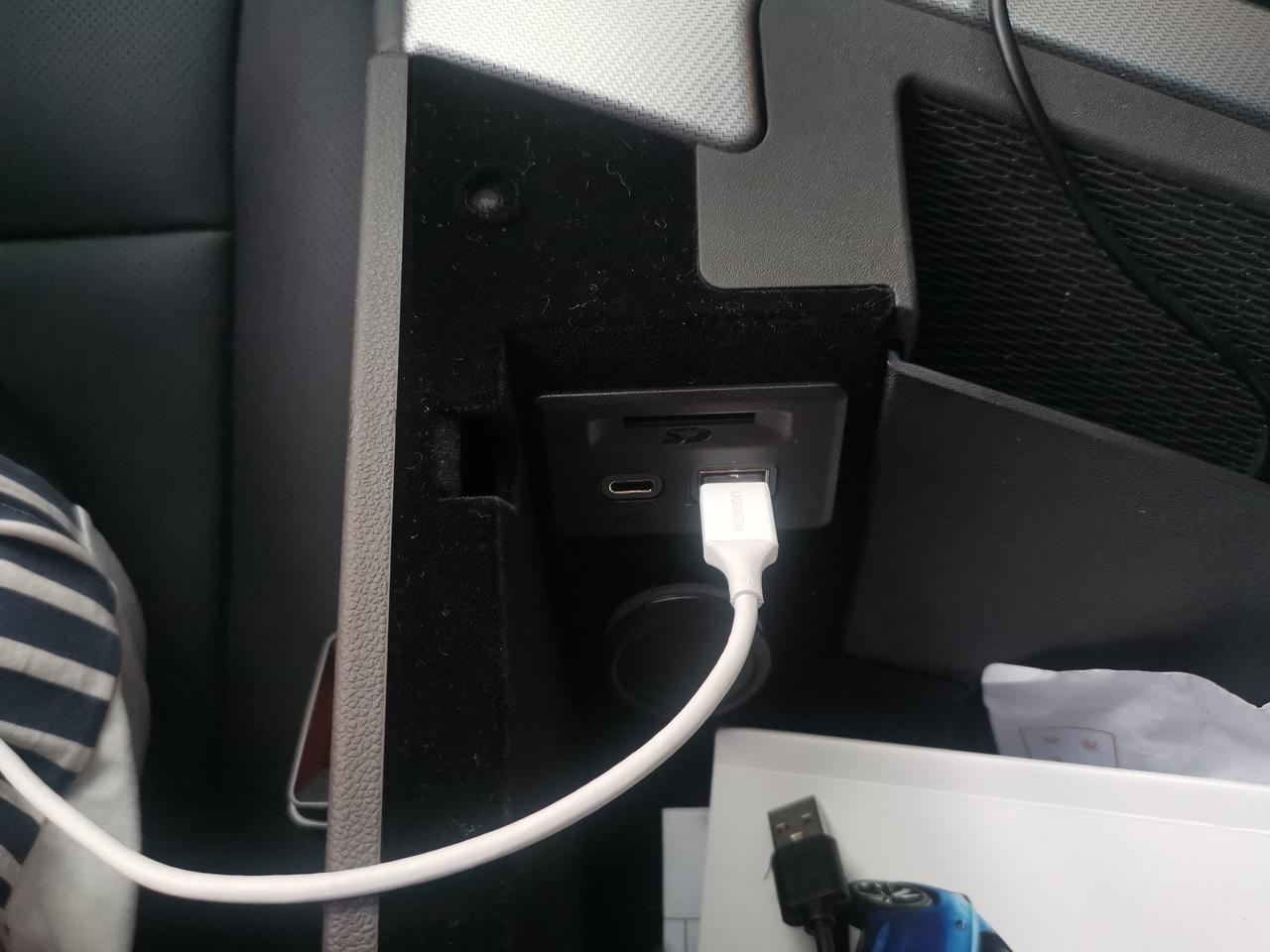 凯迪拉克CT5 CT5豪华标准版，刚提车没几天，主副驾间的USB接口不通电是什么情况？